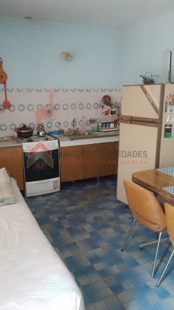 Casa 3 amb con dpto al fondo, ubicada en Maria Curie 84 Lomas de Zamora