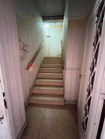 Ideal dos familias dos casas con dos locales, ubicada en Iriarte 1334 Temperley