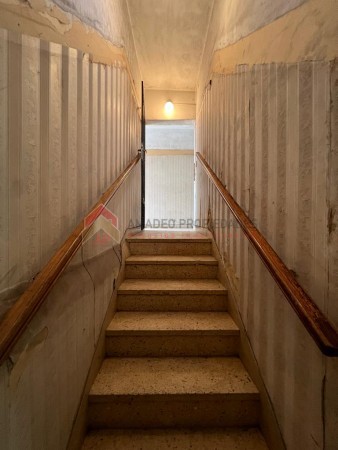 Ideal dos familias dos casas con dos locales, ubicada en Iriarte 1334 Temperley