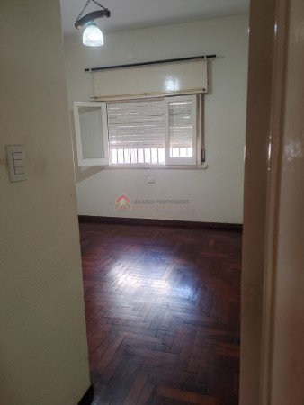 Excelente PH al frente tipo casa 3 amb ubicado en Carlos Tejedor 227 Lomas de Zamora