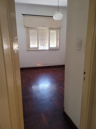 Excelente PH al frente tipo casa 3 amb ubicado en Carlos Tejedor 227 Lomas de Zamora