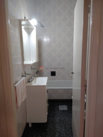 Excelente PH al frente tipo casa 3 amb ubicado en Carlos Tejedor 227 Lomas de Zamora