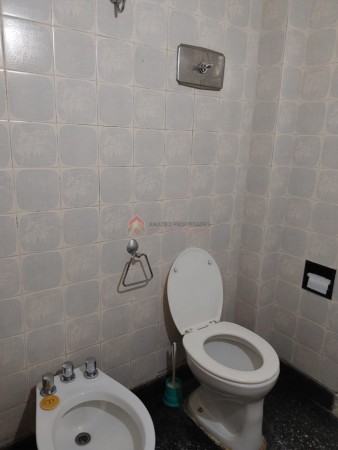 Excelente PH al frente tipo casa 3 amb ubicado en Carlos Tejedor 227 Lomas de Zamora
