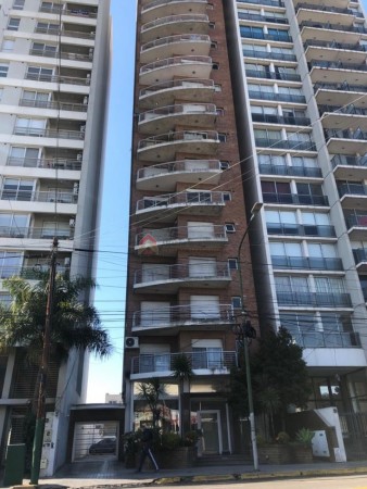 Dpto 2 amb con cochera y balcon, ubicado en Alsina 1948 L. de Zamora