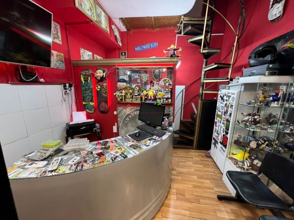 Local comercial en galeria  Gran Lomas (a mts de la entrada)