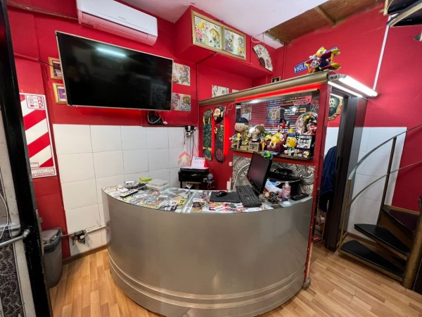 Local comercial en galeria  Gran Lomas (a mts de la entrada)