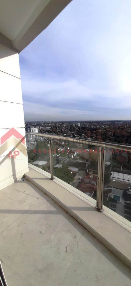 Dpto 4 amb con detalles de categoria premium con dos cocheras. Edificio con sum y pileta. Apto credito. Ubicado en Almirante Brown 2973, Temperley