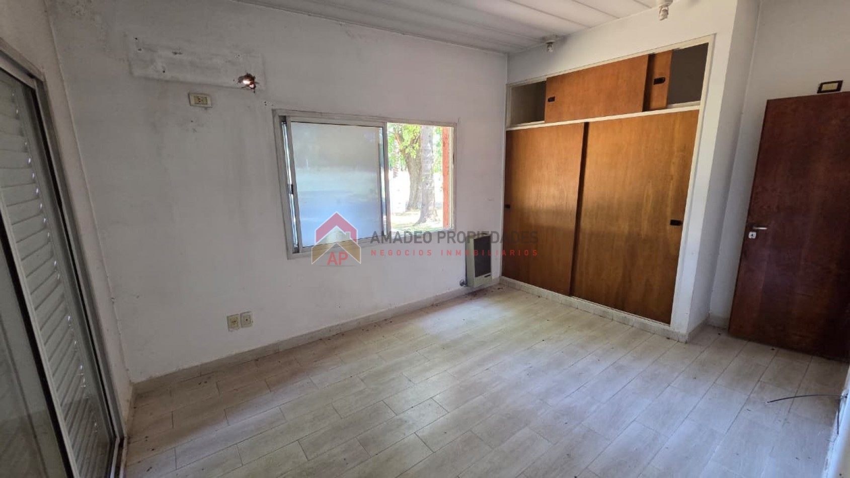 Gran casa 4 amb con garage cubierto, parrilla, terraza y jardin. Ubicado en Azul 298, Monte Grande