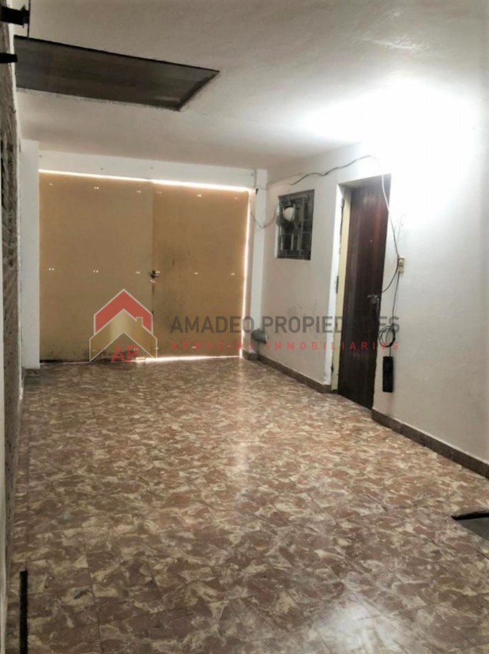 Gran casa 4 amb con cochera, patio y jardin, APTA CREDITO. Ubicada en Chimento 230 Lomas de Zamora
