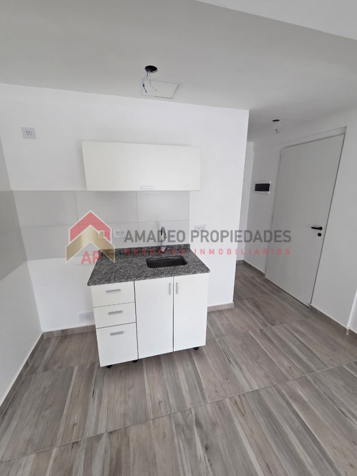 OPORTUNIDAD: Monoambiente a estrenar contrafrente en 2° piso. Excelente ubicacion: Pedernera 279, Lomas de Zamora