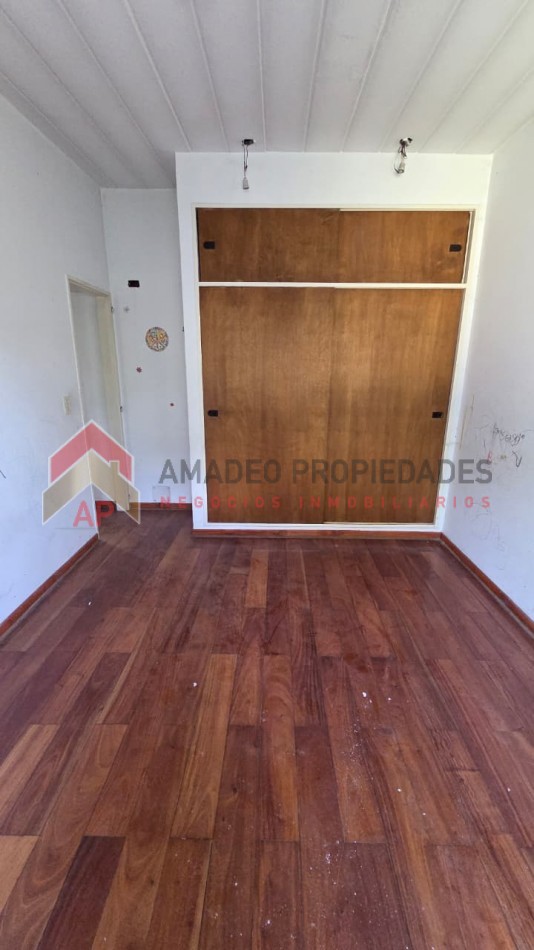 Gran casa 4 amb con garage cubierto, parrilla, terraza y jardin. Ubicado en Azul 298, Monte Grande