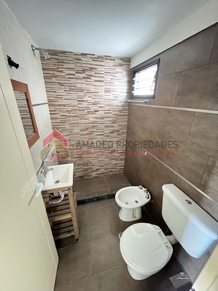 Dpto monoambiente APTO CREDITO con balcon de poca antiguedad en 2do piso, ubicado 25 de Mayo 191, Temperley