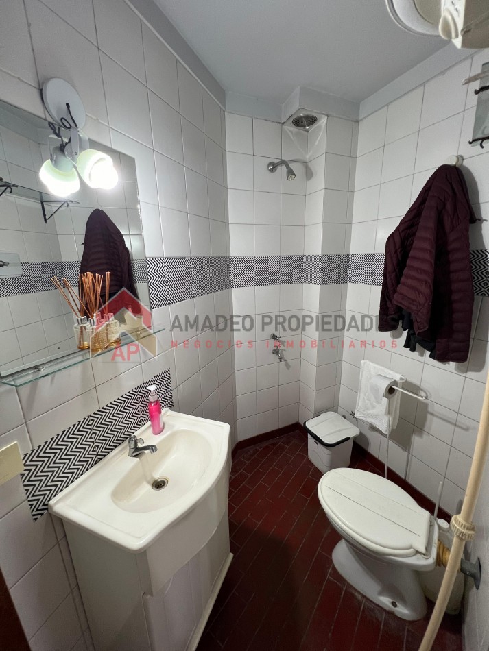 Local comercial, excelente ubicacion en Colombres 660, Lomas de Zamora
