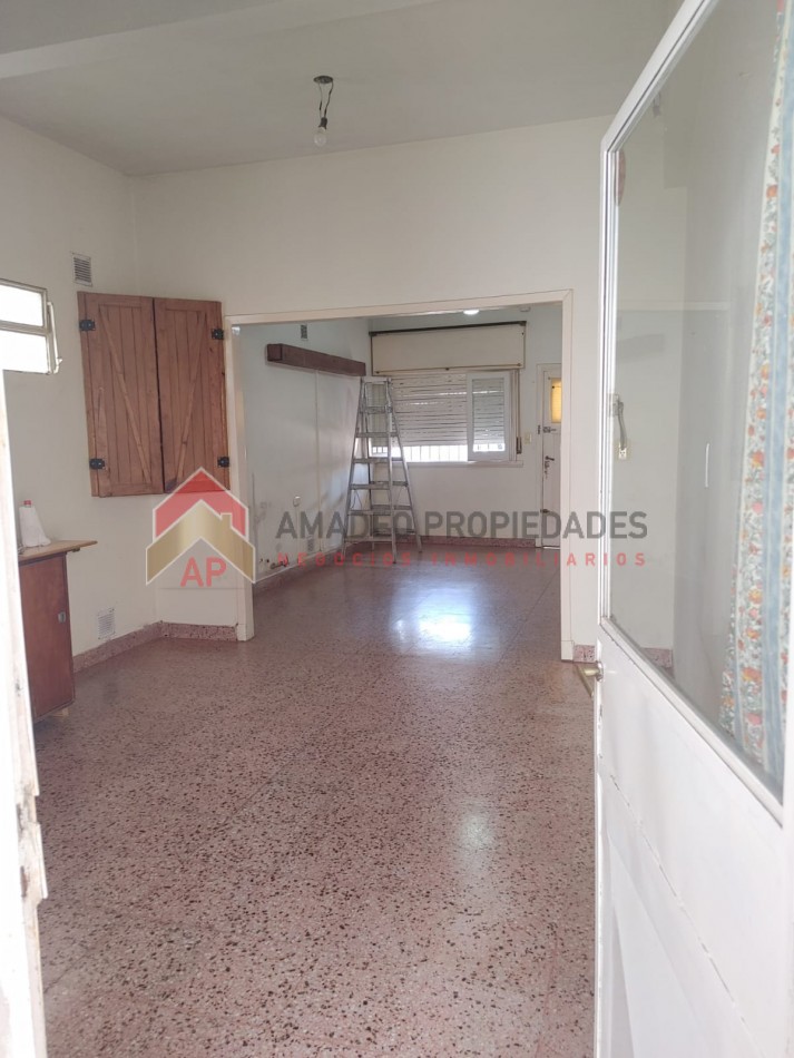 Excelente PH al frente tipo casa 3 amb ubicado en Carlos Tejedor 227 Lomas de Zamora