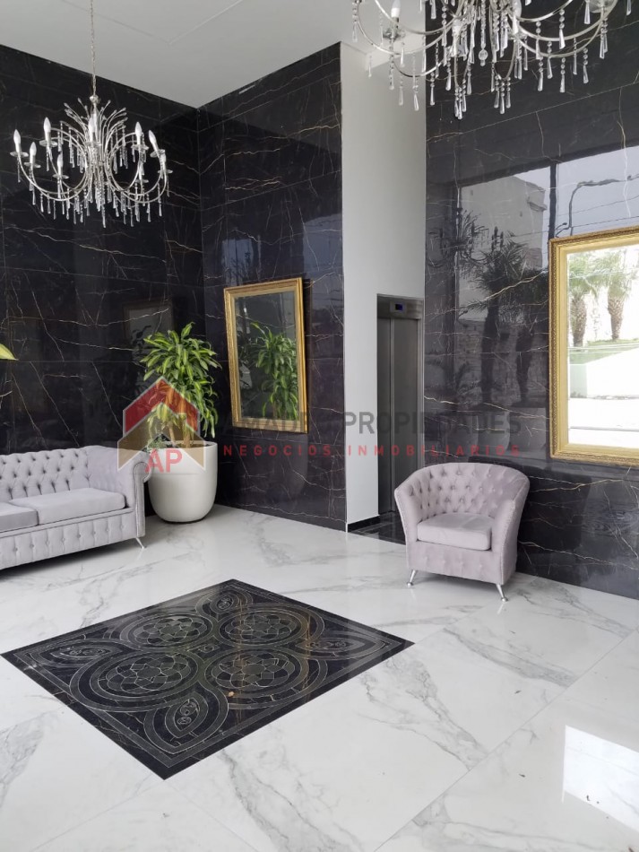 Dpto 4 amb con detalles de categoria premium con dos cocheras. Edificio con sum y pileta. Apto credito. Ubicado en Almirante Brown 2973, Temperley