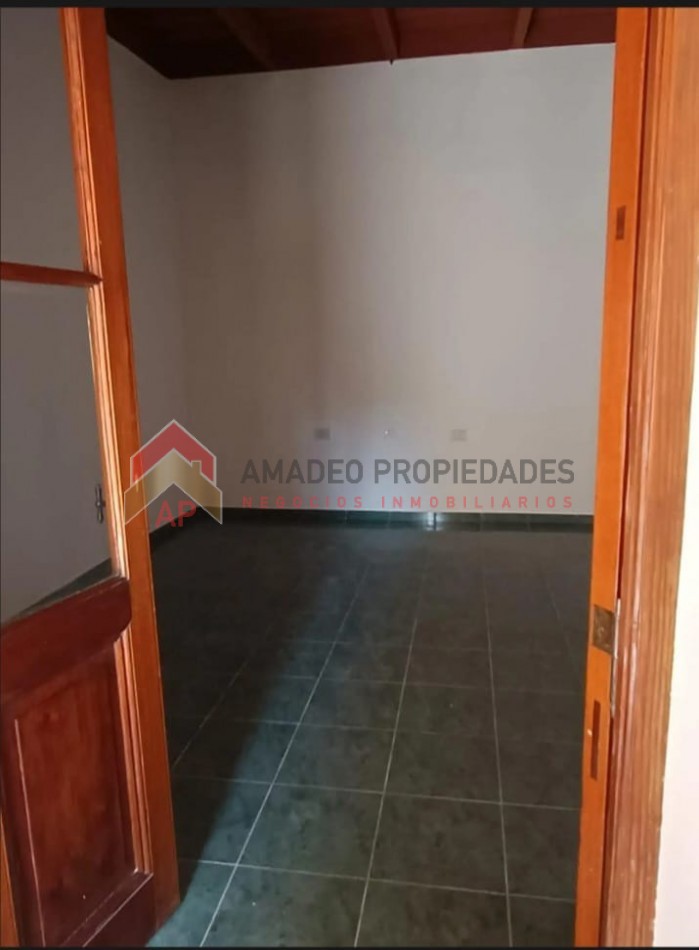 Impecable ph 3 amb. Ubicado en Pirovano 675, Lomas de Zamora