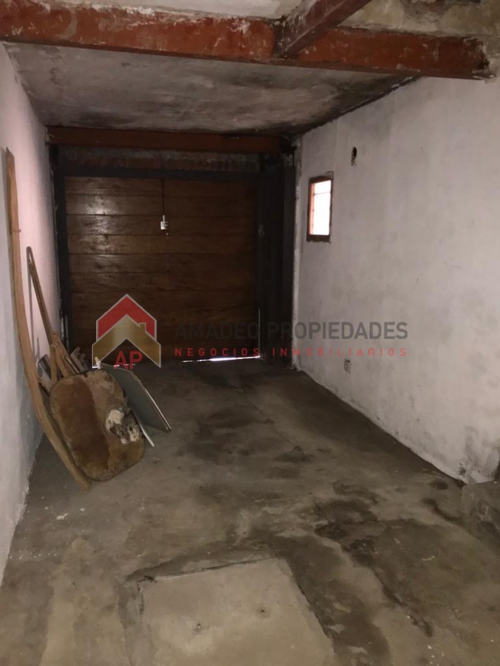 Excelente Casa con importante parque VENTA, ubicado en Cerrito al 1200, Lomas de Zamora