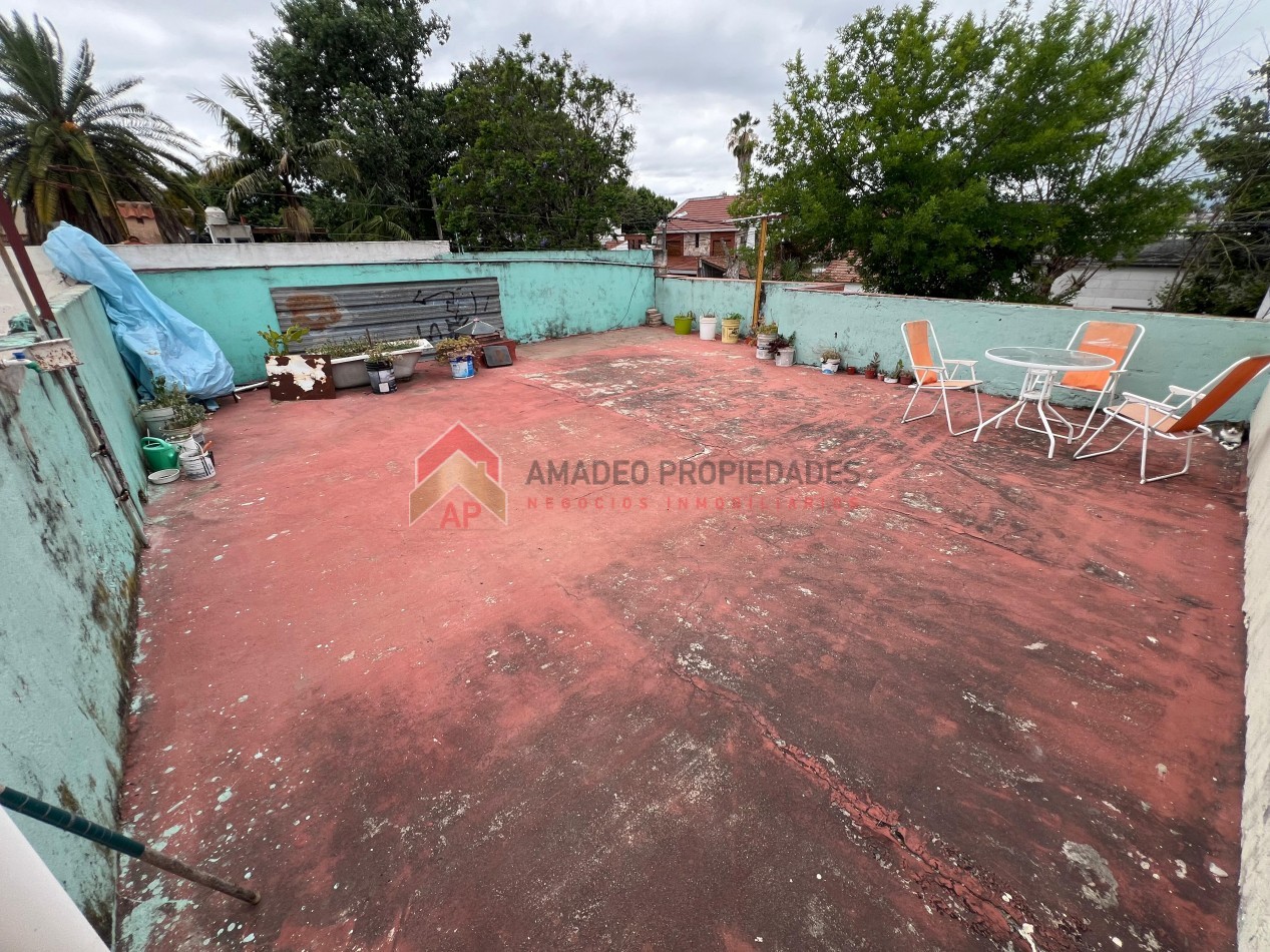 Casa 4 amb con cochera, patio y terraza. Ubicada en Riobamba 900 Temperley