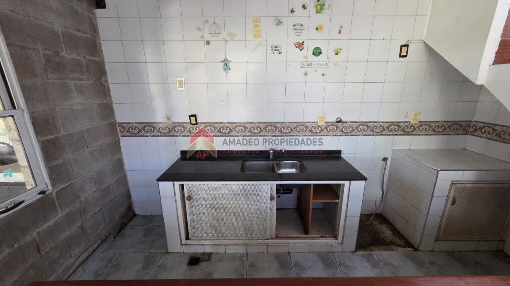 Gran casa 4 amb con garage cubierto, parrilla, terraza y jardin. Ubicado en Azul 298, Monte Grande