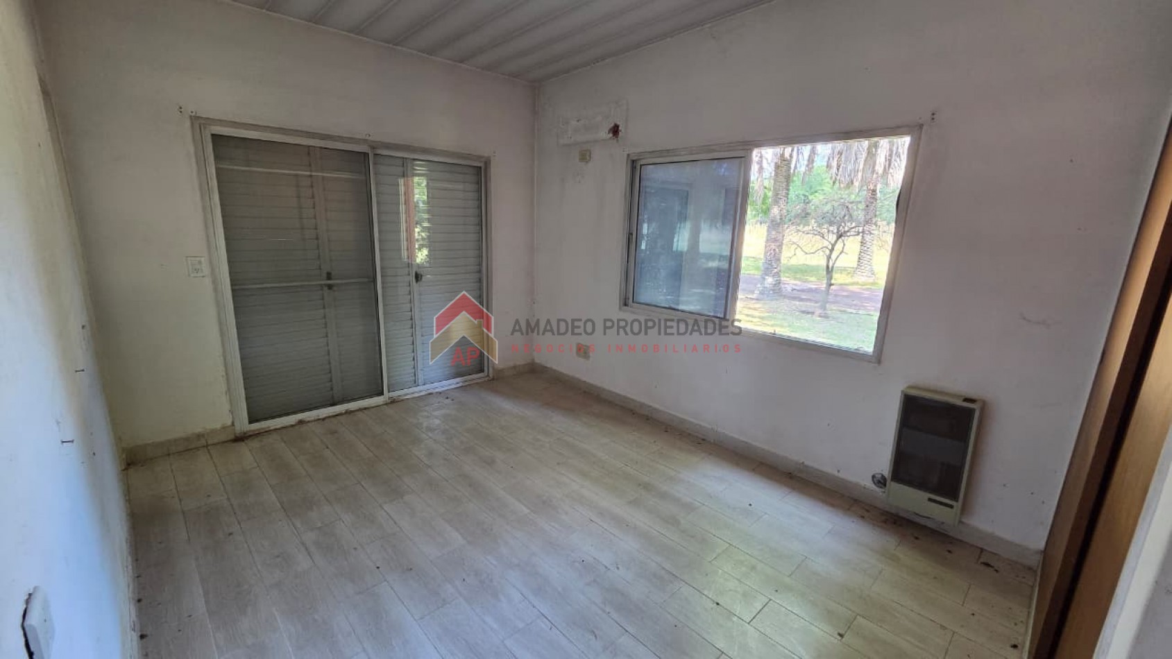 Gran casa 4 amb con garage cubierto, parrilla, terraza y jardin. Ubicado en Azul 298, Monte Grande