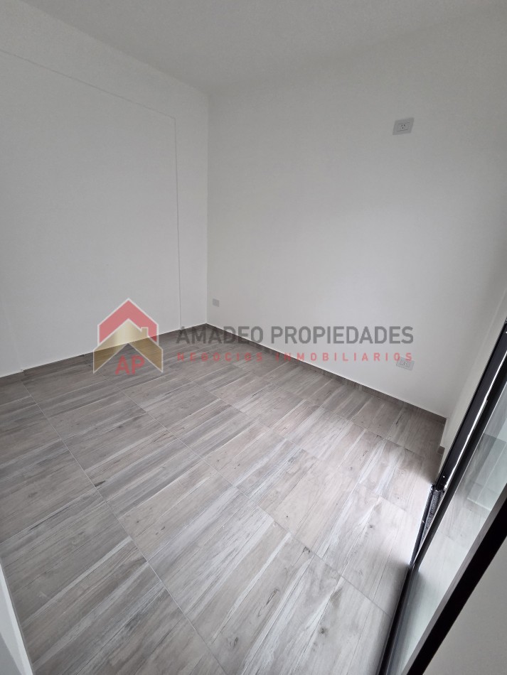 Dpto 2 amb al frente a estrenar pb, ubicado en Bolivar 359 Lomas de Zamora
