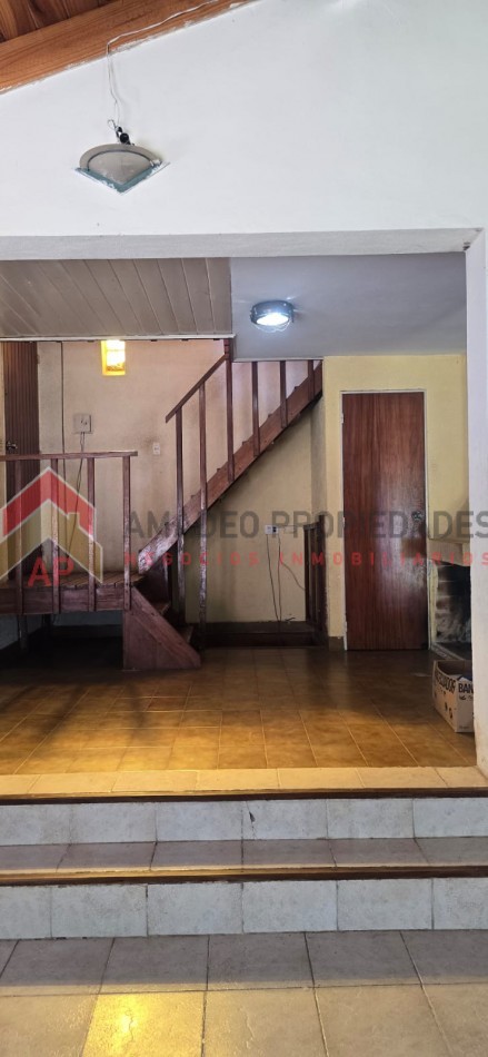 Casa 3 amb con jardin y parrilla, ubicado en Azul 298, Monte Grande