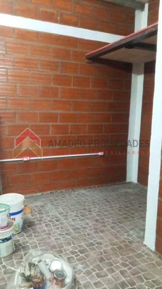 Monoambiente c/ patio y parrilla, ph por pasillo, ubicado en Euskadi 835 Lomas de Zamora