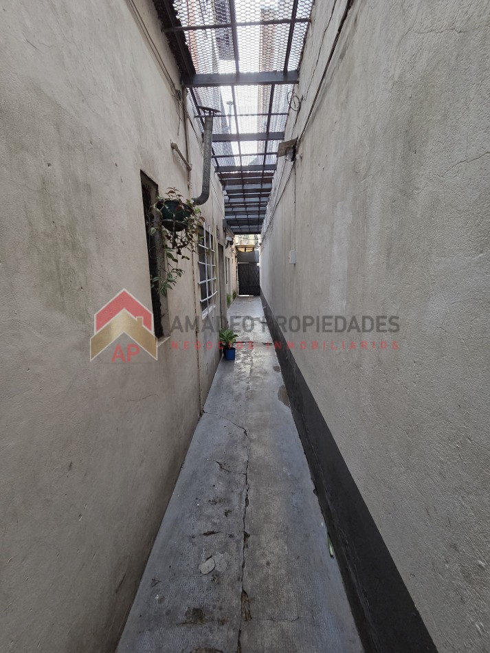 Dpto ph 2 amb 1° piso, ubicado en Av. Rivadavia 2368, Lanus