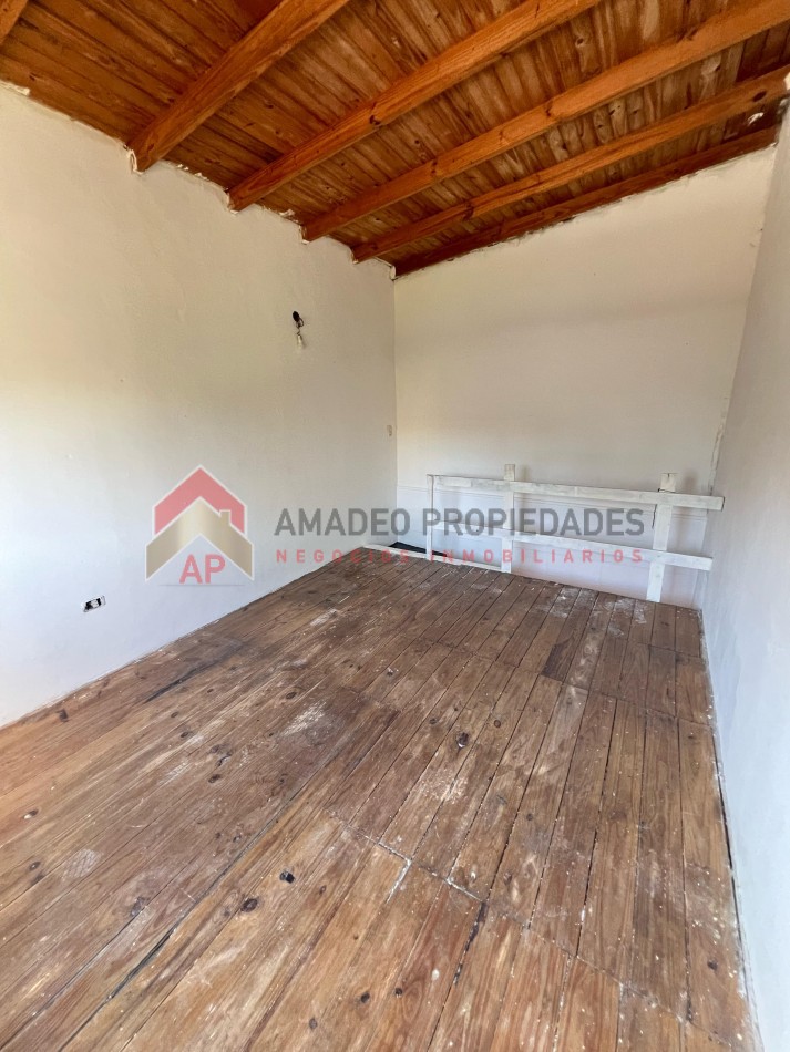 Dpto duplex amplio 2 amb al frente, ubicado en Rivadavia 2368, Lanus