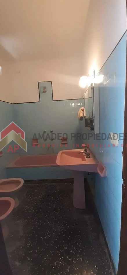Gran casa 3 amb con patio y cochera ubicada en Gral. Necochea 925, Llavallol