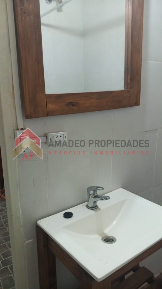 Monoambiente c/ patio y parrilla, ph por pasillo, ubicado en Euskadi 835 Lomas de Zamora
