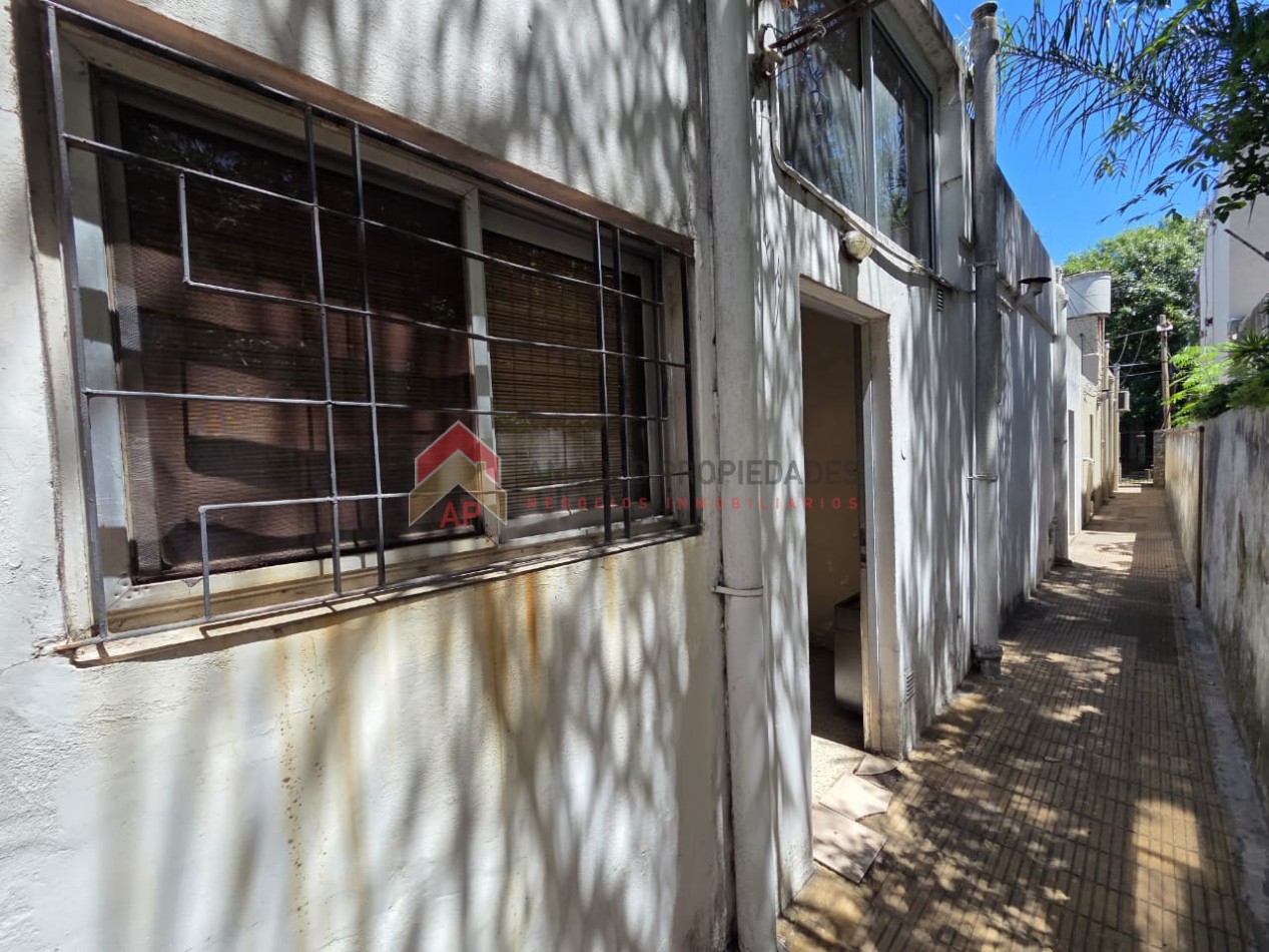 Ph 3 amb con patio en planta baja sin expensas. Muy buena ubicacion: Anchorena 945, Temperley