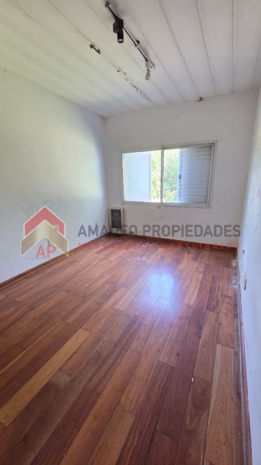 Gran casa 4 amb con garage cubierto, parrilla, terraza y jardin. Ubicado en Azul 298, Monte Grande