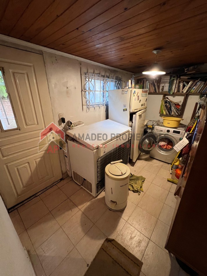 Casa 3 amb con cochera y parque, ubicado en Alvarez Thomas 642 Lomas de Zamora