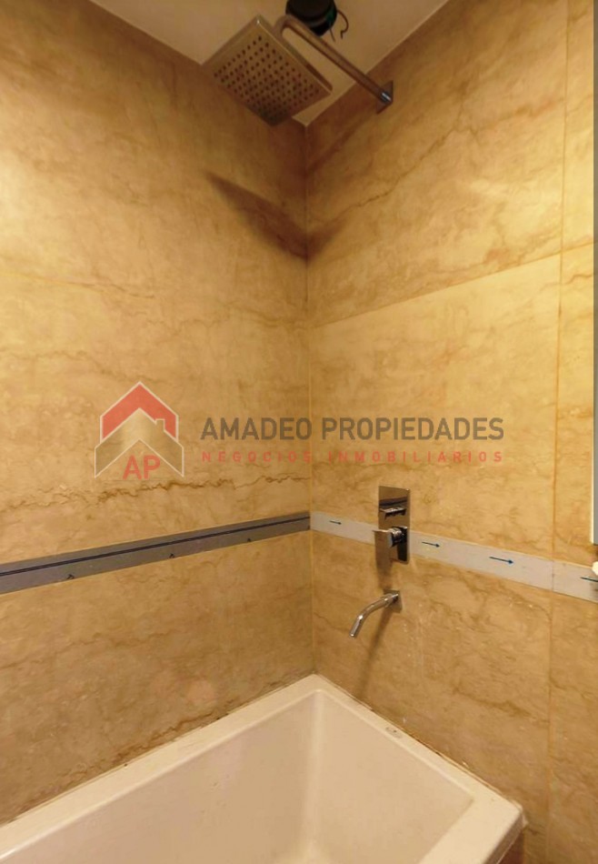 Dpto 4 amb con detalles de categoria premium con dos cocheras. Edificio con sum y pileta. Apto credito. Ubicado en Almirante Brown 2973, Temperley