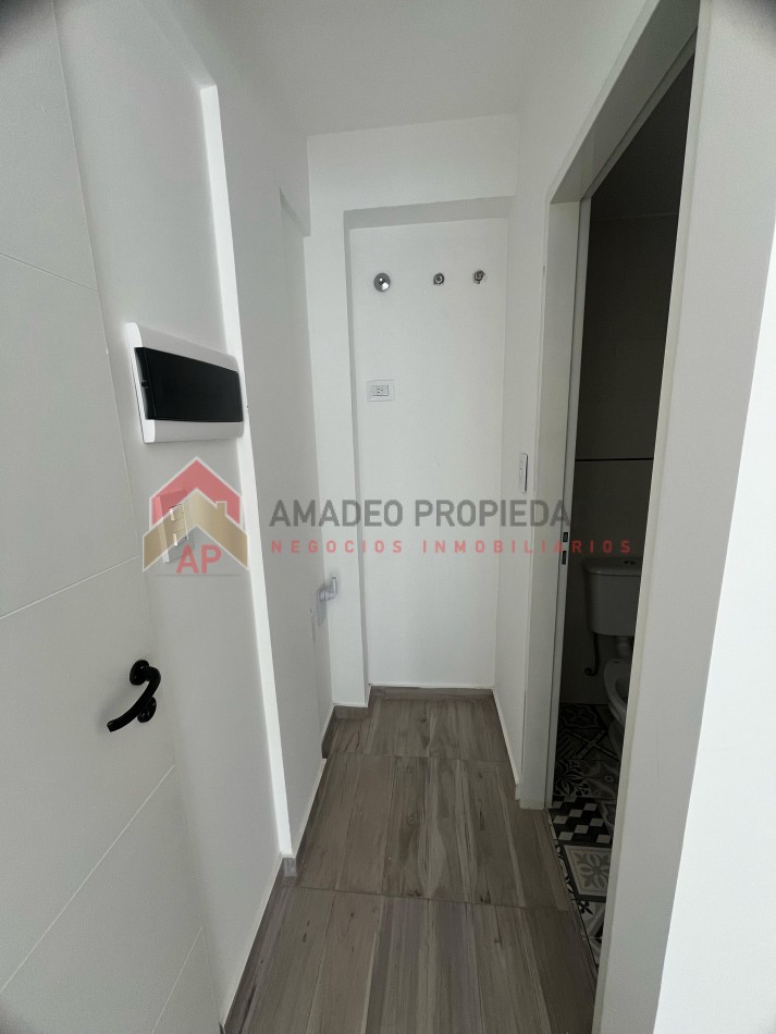 Dpto amb y medio pb a estrenar, fondo con patio y cochera. Ubicado en Gorriti 717, Lomas de Zamora