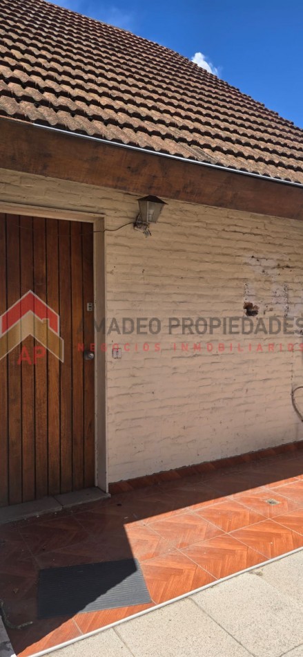 Casa 3 amb con jardin y parrilla, ubicado en Azul 298, Monte Grande