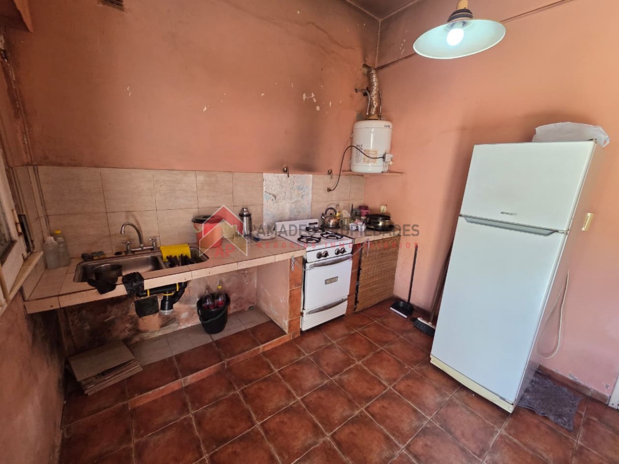 Ph 3 amb con patio en planta baja sin expensas. Muy buena ubicacion: Anchorena 945, Temperley