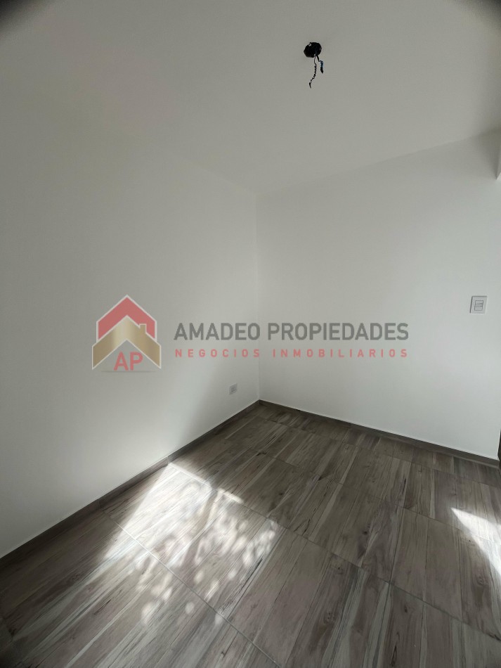 Dpto amb y medio pb a estrenar, fondo con patio y cochera. Ubicado en Gorriti 717, Lomas de Zamora