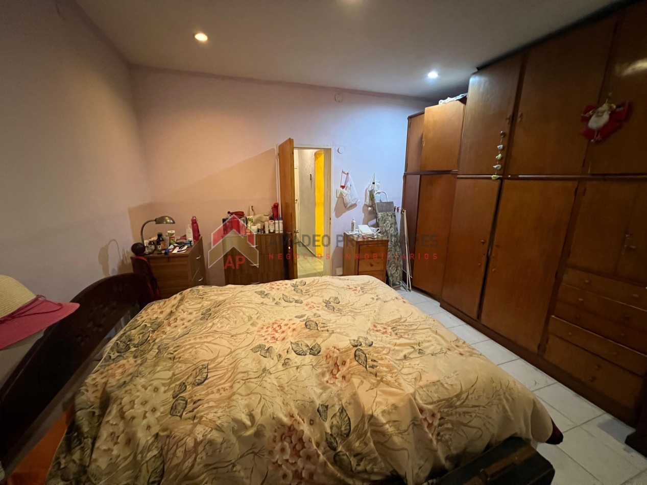 Casa 3 amb con cochera y parque, ubicado en Alvarez Thomas 642 Lomas de Zamora