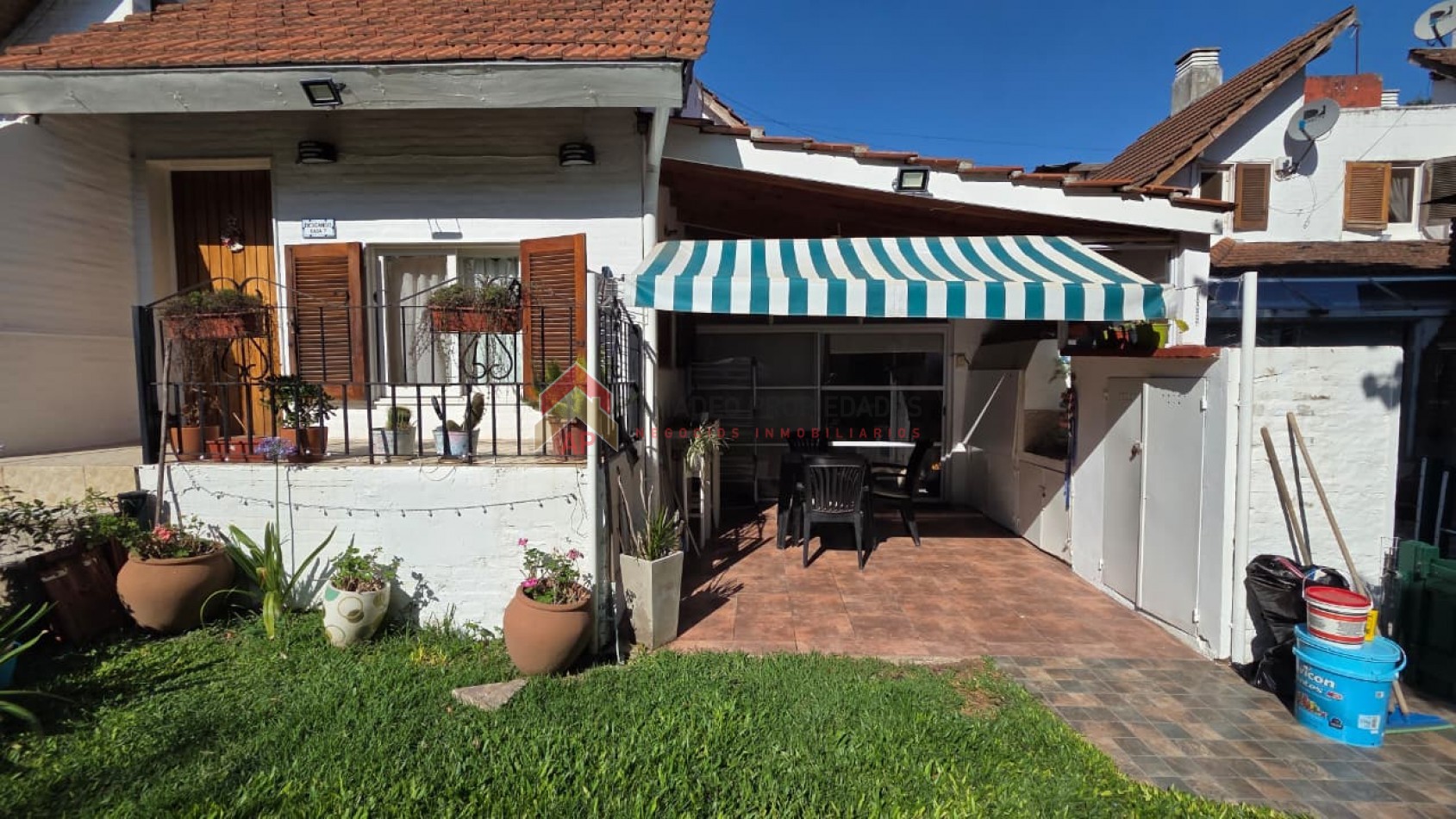 Hermosa casa 3 amb con jardin y parrilla. Ubicada en Azul 298, Monte Grande