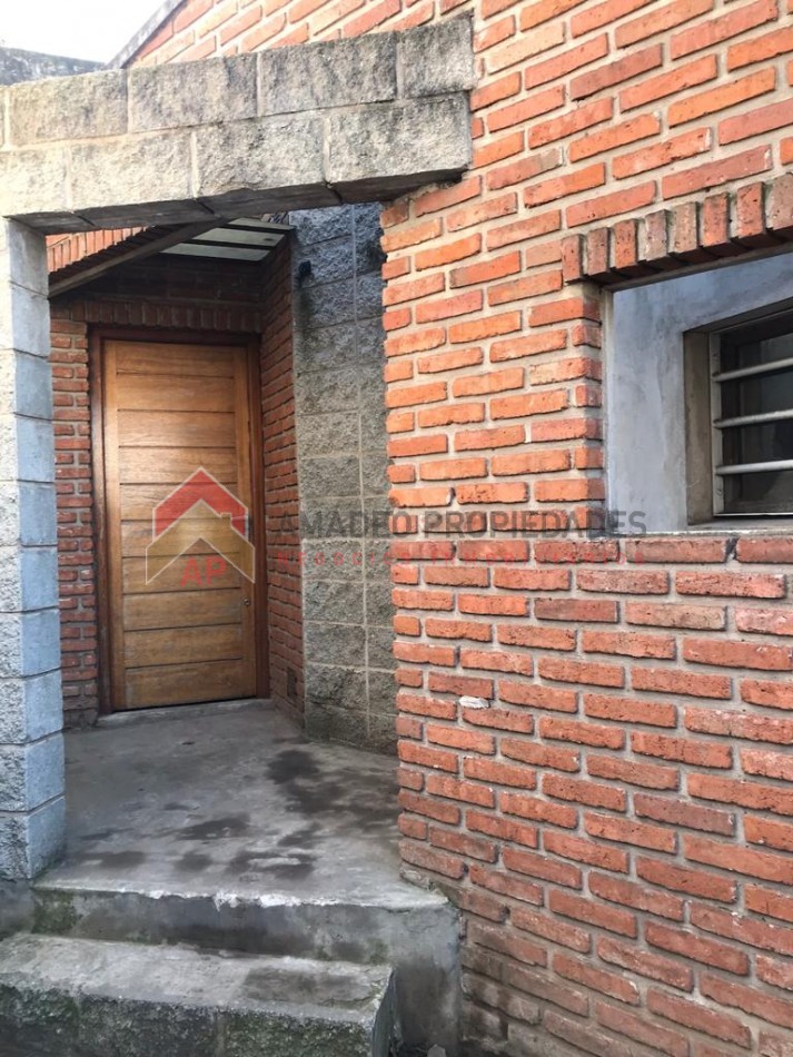 Excelente Casa con importante parque VENTA, ubicado en Cerrito al 1200, Lomas de Zamora