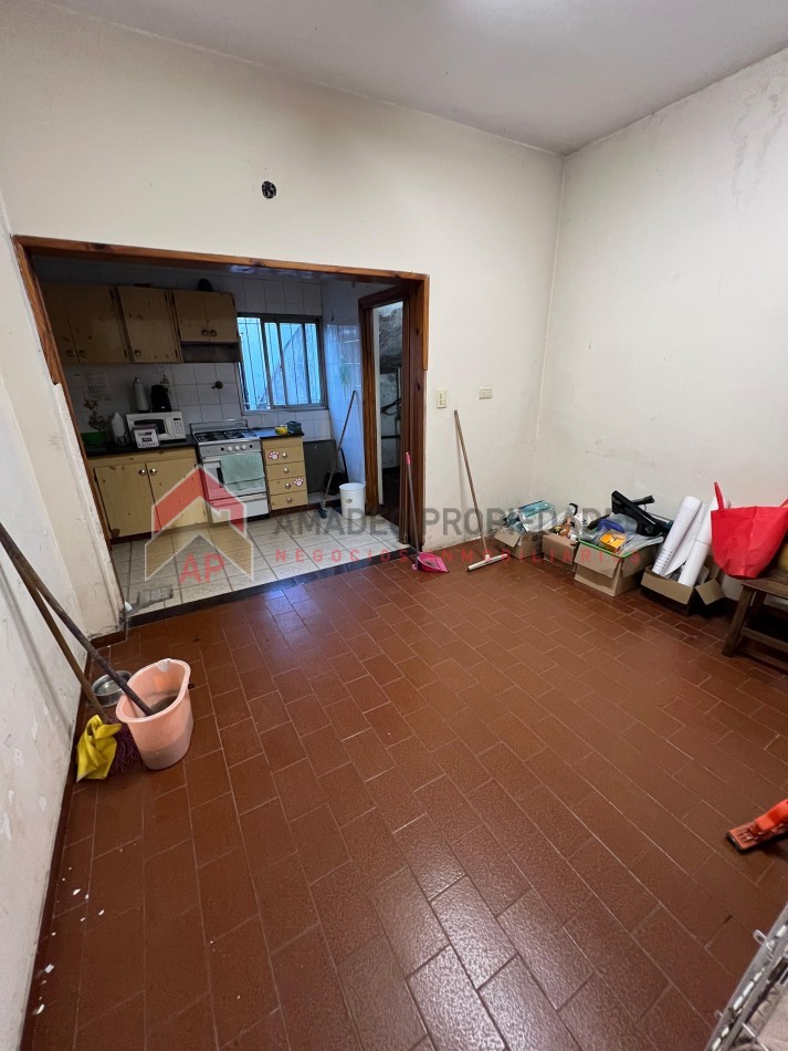 Casa 4 amb con cochera y patio, ubicada en Cangallo 1421 Temperley