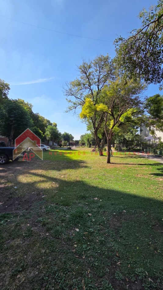 Hermosa casa 3 amb con jardin y parrilla. Ubicada en Azul 298, Monte Grande