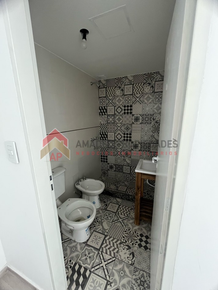 Dpto amb y medio pb a estrenar, fondo con patio y cochera. Ubicado en Gorriti 717, Lomas de Zamora