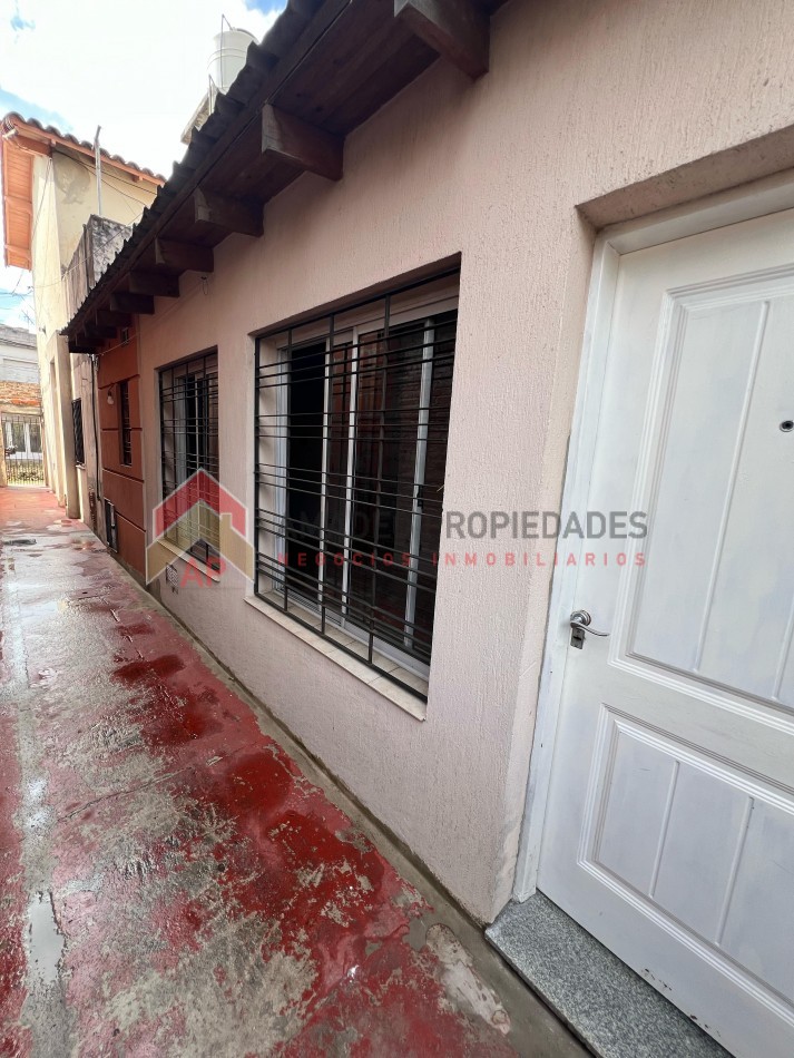Impecable ph 3 amb. Ubicado en Pirovano 675, Lomas de Zamora