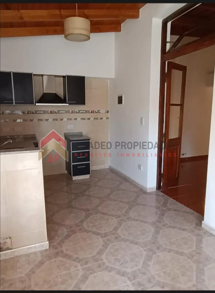 Impecable ph 3 amb. Ubicado en Pirovano 675, Lomas de Zamora
