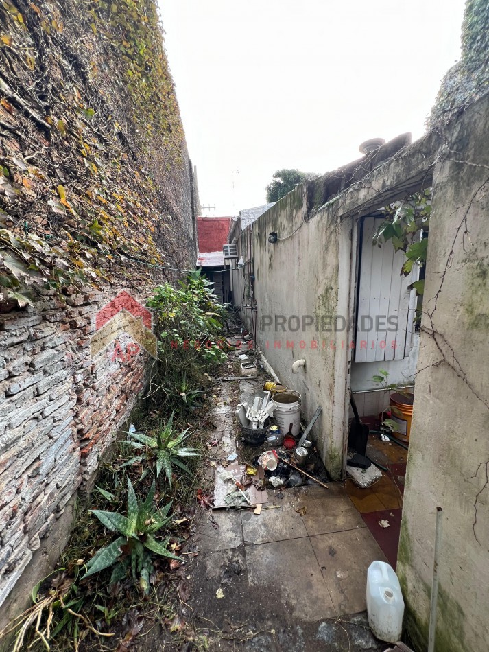 Casa 3 amb con cochera y parque, ubicado en Alvarez Thomas 642 Lomas de Zamora