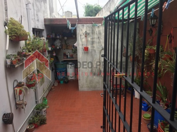 Ph tipo casa con cochera apto credito, Ubicado en Garona 1400, Lomas de Zamora