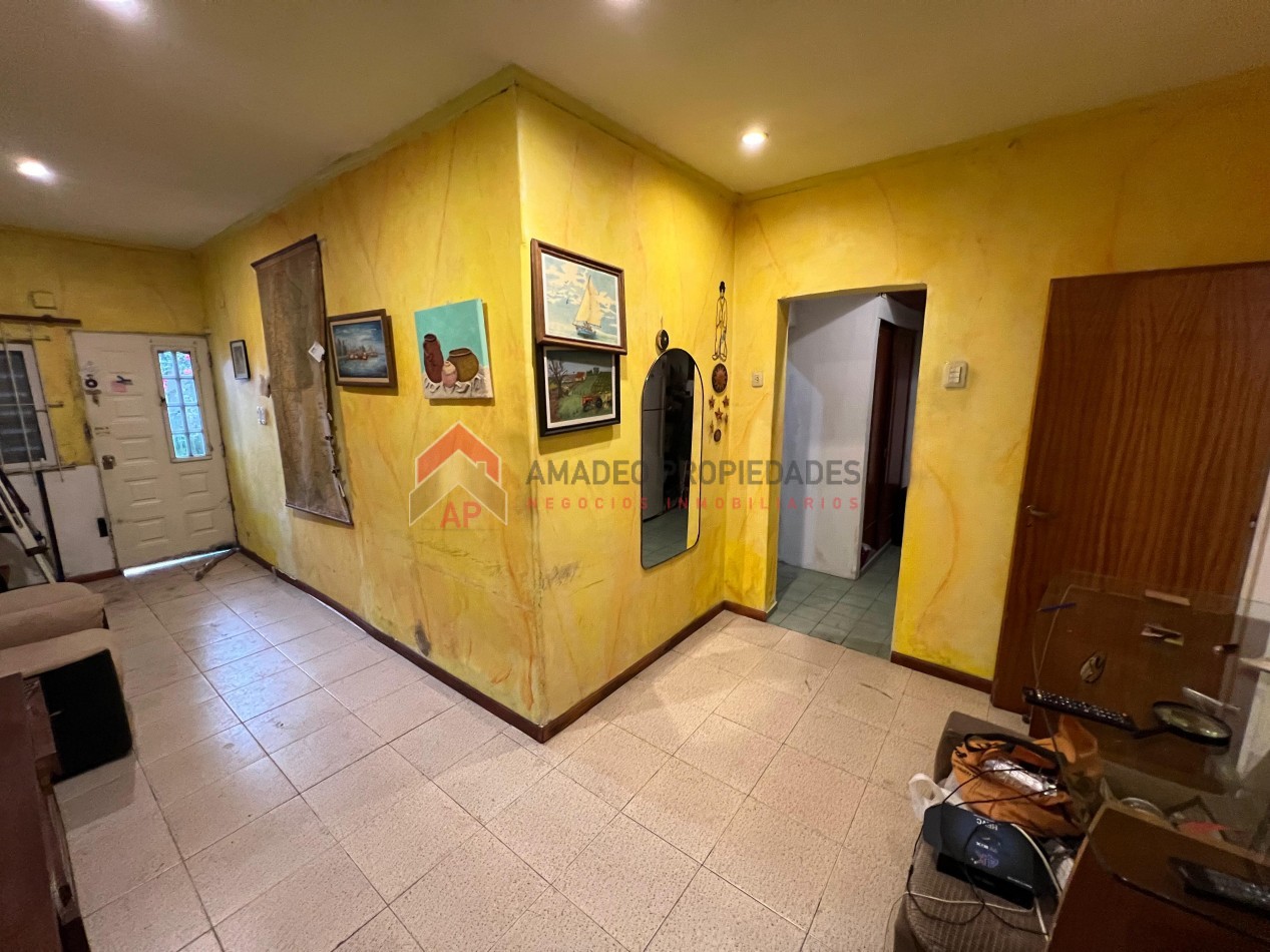 Casa 3 amb con cochera y parque, ubicado en Alvarez Thomas 642 Lomas de Zamora